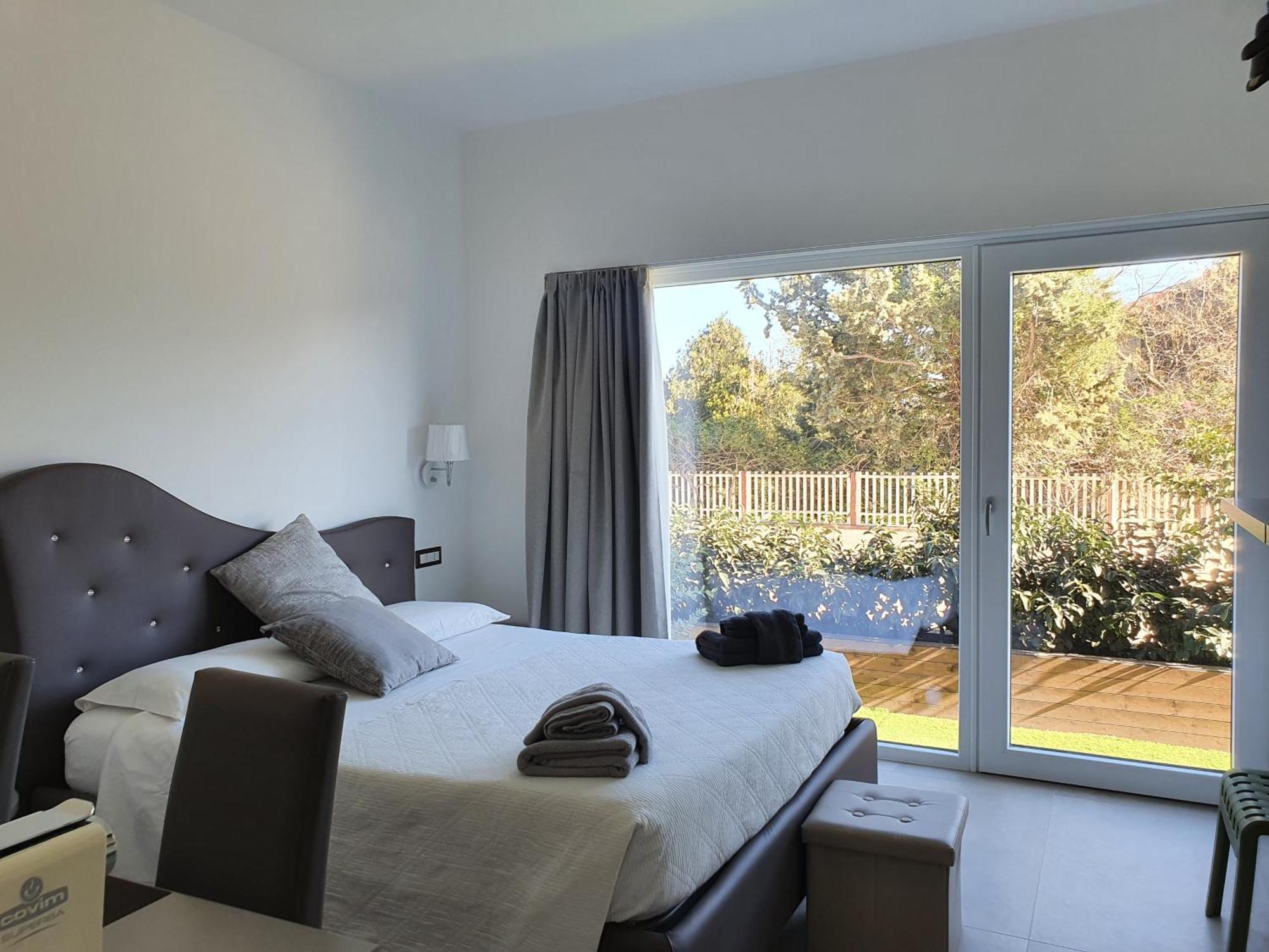 Blue Velvet Rooms Тортоли Экстерьер фото
